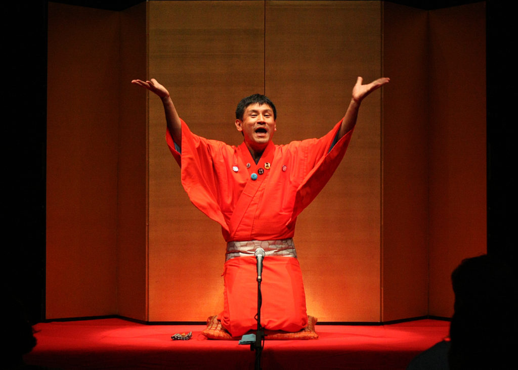 What extraccuriculars should you present in your MBA application? (Rakugo, Traditional Japanese Storytelling)